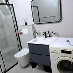 Deluxe One Bedroom Near * Durrës