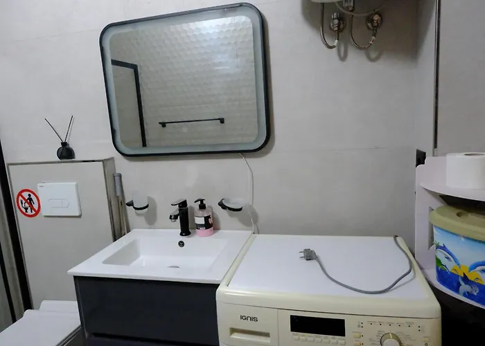Deluxe One Bedroom Near
