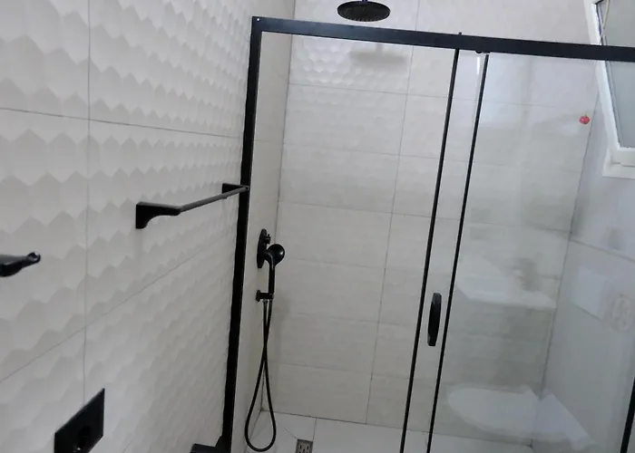 Deluxe One Bedroom Near Apartament *