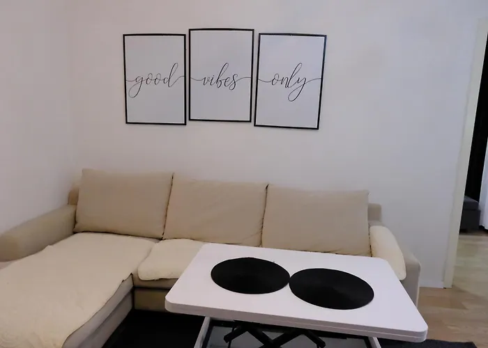 Deluxe One Bedroom Near * Durrës