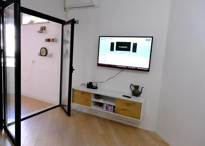 Deluxe One Bedroom Near