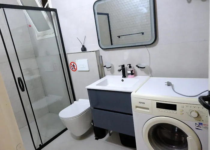 Deluxe One Bedroom Near * Durrës